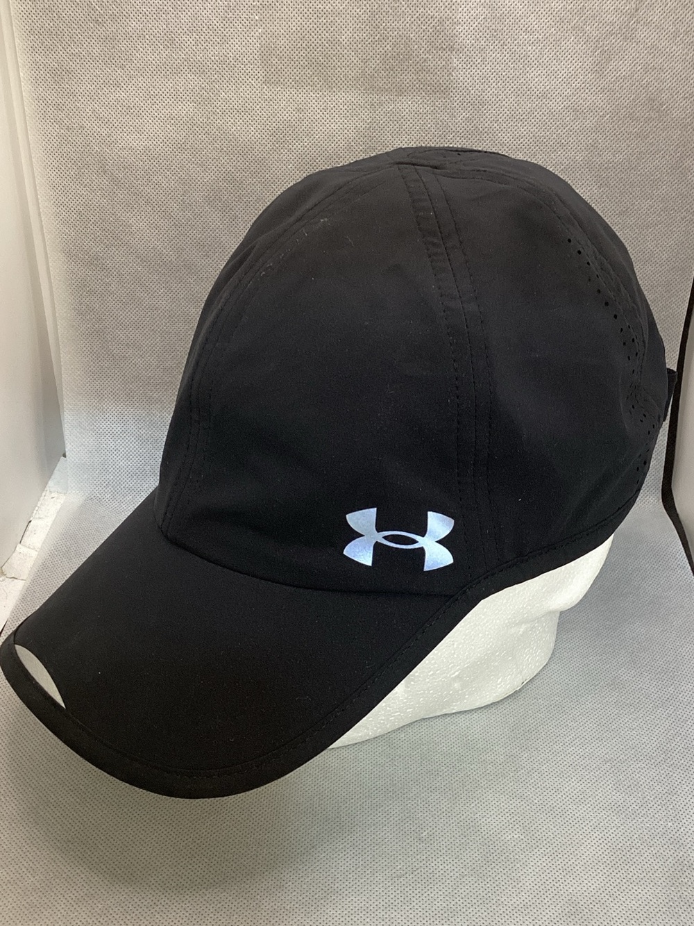 Under Armour Launch Black Reflective Running Hat Lightweight Athletic Cap OSFM